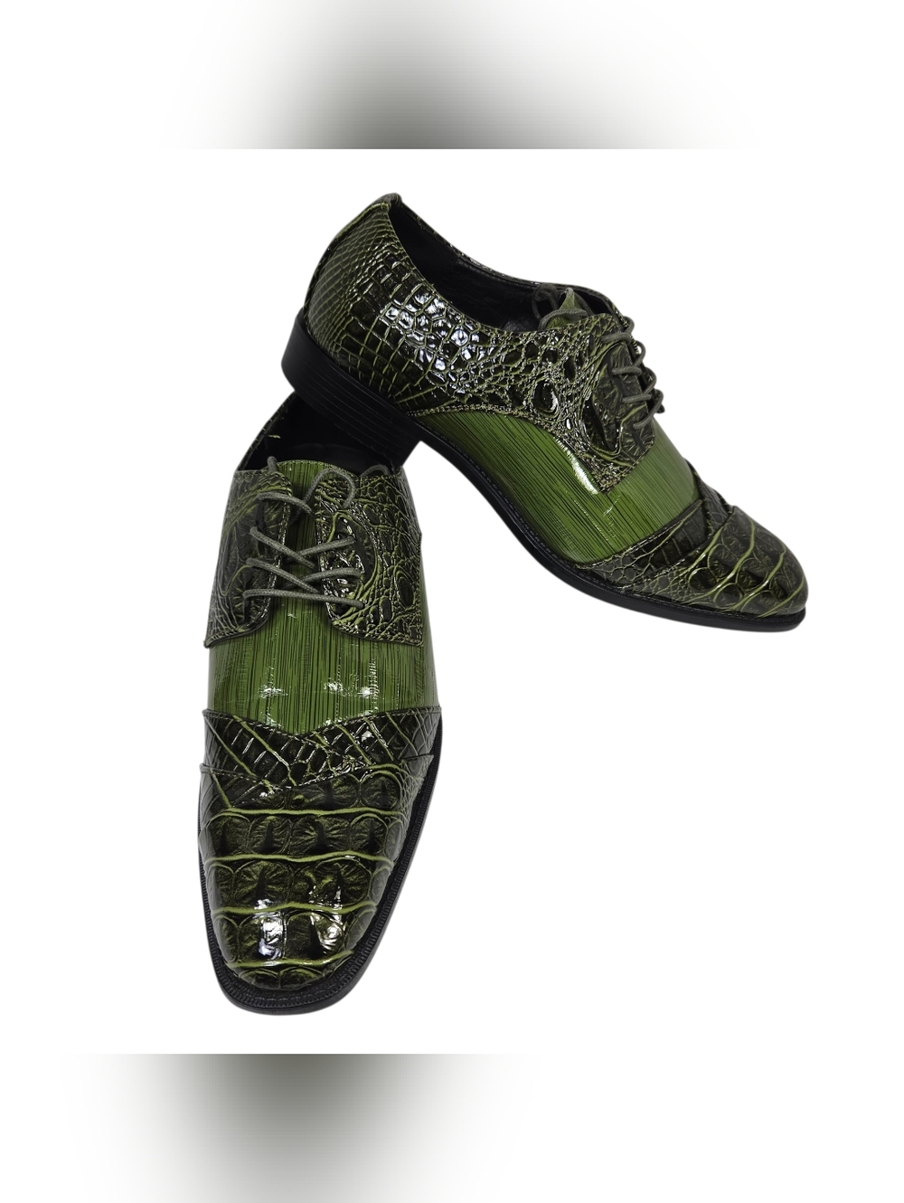 Men's Olive Green Textured Lace-Up Derby Shoes. Size 10.5